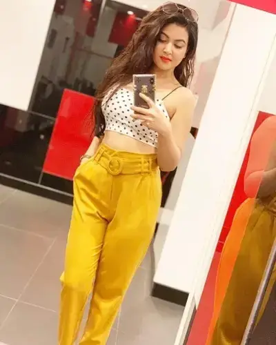 Curti Escort
